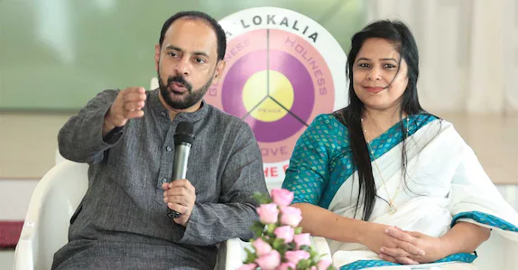 ഇൻഫ്ലുവൻസർ ദമ്പതികൾ തമ്മിലടിച്ചു; ഇടതു കയ്യിൽ കടിച്ചു, മുടിപിടിച്ചു വലിച്ചു; ഭാര്യയുടെ പരാതിയിൽ ഭർത്താവിനെതിരെ കേസ്