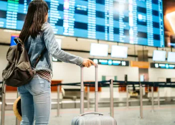 പ്രിന്റ് ചെയ്ത വീസ പാസ്പോർട്ടിൽ ഒട്ടിക്കും, വിമാനത്താവളത്തിൽ എത്തുമ്പോൾ കുടുങ്ങും; കേരളത്തിൽ 10 കോടിയിലധികം രൂപയുടെ തട്ടിപ്പ്