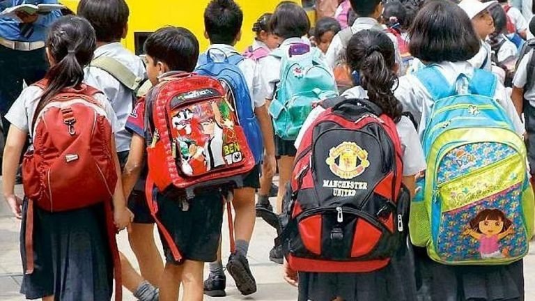 ക്രിസ്മസ് വെക്കേഷനില്‍ ട്വിസ്റ്റ്; സ്‌കൂള്‍ അവധി ദിനങ്ങള്‍ പ്രഖ്യാപിച്ചു