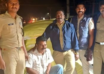 പഞ്ചസാര ചാക്കുകൾക്കിടയിൽ ഒളിപ്പിച്ചു; മുത്തങ്ങയിൽ 4200 കിലോ നിരോധിത പുകയില ഉൽപ്പന്നങ്ങൾ പിടികൂടി