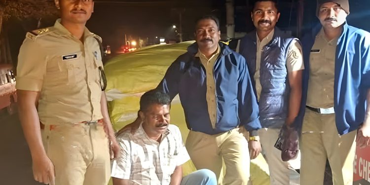 പഞ്ചസാര ചാക്കുകൾക്കിടയിൽ ഒളിപ്പിച്ചു; മുത്തങ്ങയിൽ 4200 കിലോ നിരോധിത പുകയില ഉൽപ്പന്നങ്ങൾ പിടികൂടി