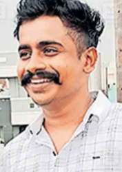 രക്തത്തിൽ കുളിച്ച് അച്ഛനും അമ്മയും, പ്രതിയെ കയർ കെട്ടി കീഴ്‍പ്പെടുത്തി പൊലീസ്