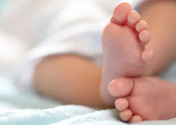 വെള്ളം കോരുന്നതിനിടെ അമ്മയുടെ കയ്യിൽനിന്ന് കിണറ്റിൽ വീണ് പിഞ്ചുകുഞ്ഞിന് ദാരുണാന്ത്യം