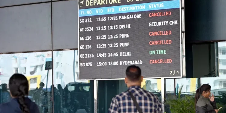 വിമാന നിരക്കുകള്ക്ക് പരിധി നിശ്ചയിച്ച് കേന്ദ്രസര്ക്കാര്, നിരക്കുകള് ഇനി ഇങ്ങനെ, ലംഘിച്ചാല് കടുത്ത നടപടി