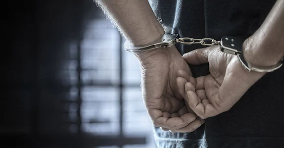 കാലാവധി കഴിഞ്ഞ വസ്തുക്കൾ ഉപയോഗിച്ച് ഭക്ഷണം തയ്യാറാക്കി വിറ്റു; റെസ്റ്റോറന്റ് ഉടമയ്ക്ക് തടവും പിഴയും ശിക്ഷ വിധിച്ച് കോടതി