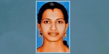 അമ്മ ഉണരുന്നില്ലെന്ന് കുട്ടികൾ, അയൽക്കാരെത്തിയപ്പോൾ യുവതി കിടക്കയിൽ മരിച്ച നിലയിൽ; ഭർത്താവിനെ കാണാനില്ല