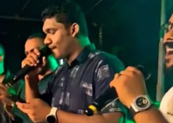 വെട്ടിലാക്കി ‘പോറ്റിപ്പാട്ട്’; നാണക്കേടു മാറ്റാൻ സർക്കാർ, കേസിൽ മെല്ലെപ്പോക്കിന് നിർദേശം