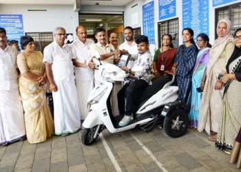 കല്‍പ്പറ്റ ബ്ലോക്ക് പഞ്ചായത്തില്‍ ഭിന്നശേഷിക്കാര്‍ക്ക് സൈഡ് വീല്‍ സ്‌കൂട്ടര്‍ വിതരണം