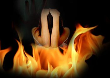 ഭാര്യയെ തലയ്ക്കടിച്ചുവീഴ്ത്തി, മണ്ണെണ്ണ ഒഴിച്ച്‌ കത്തിച്ചു; ഭര്‍ത്താവ് അറസ്റ്റില്‍