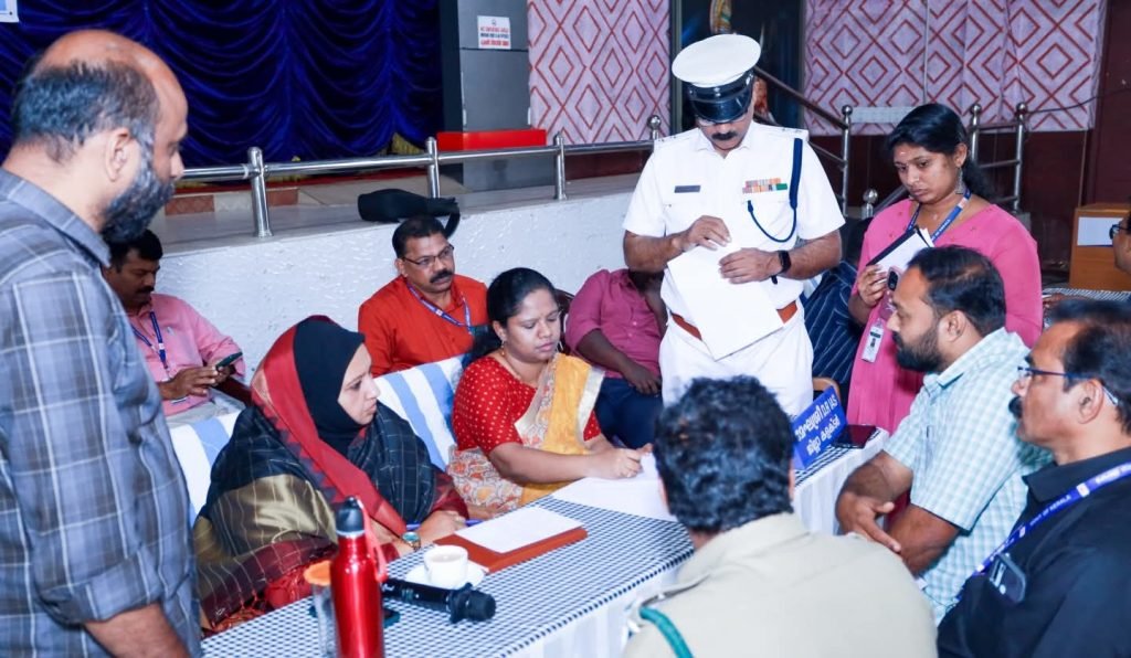 ജില്ലാ കലക്ടറുടെ പരാതി പരിഹാര അദാലത്തില്‍ 24 പരാതികള്‍ക്ക് പരിഹാരമായി
