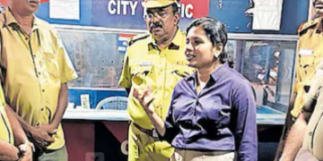 യുവതി വിളിച്ചു; ഓട്ടോക്കാർ പെട്ടു, കലക്ടറാണെന്നറിയാതെ..