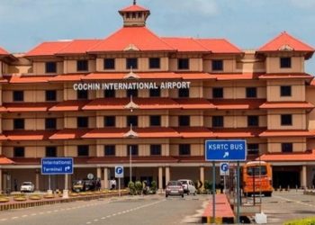 വിമാനയാത്രയ്ക്കിടെ മലയാളി യുവതിയെ കടന്നു പിടിച്ചു; 62 കാരൻ പിടിയിൽ