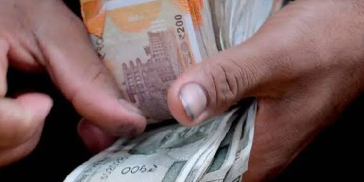 റേഷൻ കടകൾ വഴി ഇനി പണമിടപാടും; 10,000 രൂപ വരെ പിൻവലിക്കാം; 19 ബാങ്കുകളുമായി കരാറായി