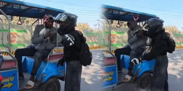 ബൈക്ക് ഓടിച്ച യുവതിയോട് അശ്ലീല ആംഗ്യം കാണിച്ചു; യുവാവിനെ തടഞ്ഞു നിർത്തി കരണത്തടിച്ചു