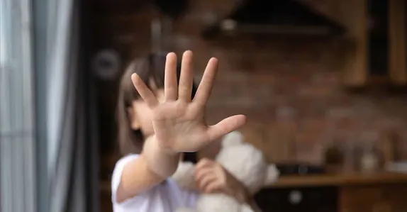 മിഠായി നൽകാമെന്നു പറഞ്ഞ് 12 വയസുകാരിയെ പീഡിപ്പിച്ചു; പ്രതിക്ക് 43 വര്ഷം കഠിനതടവും പിഴയും