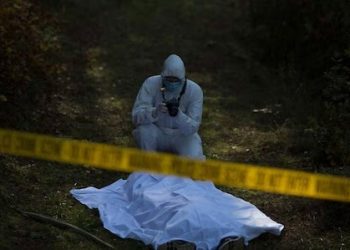 കട്ടിലിൽ പിടിച്ചു കിടത്തി, കണ്ണിൽ മുളകുപൊടിയിട്ടു, തലയ്ക്ക് അടിച്ചു; കൊല്ലത്ത് യുവാവിനെ അച്ഛനും സഹോദരനും ചേർന്ന് കൊലപ്പെടുത്തി