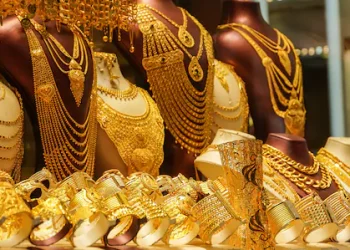 സ്വർണം പണയം വയ്ക്കുന്നവരുടെ എണ്ണത്തിൽ വൻ വർധന; ബാങ്ക് ലോക്കറിൽ സൂക്ഷിക്കുന്നതും കൂടി