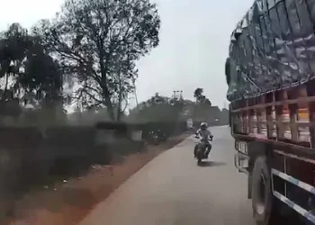 ലോറിയെ മറികടക്കാൻ ശ്രമിക്കുന്നതിനിടെ ബസിൽ ഇടിച്ചു; ബൈക്ക് യാത്രക്കാരന് ദാരുണാന്ത്യം