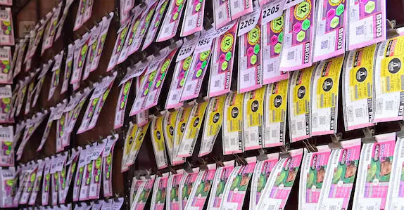 ‘തോക്കു ചൂണ്ടി, ഭാഗ്യം പോയി’; ഒരു കോടി രൂപ സമ്മാനമടിച്ച ലോട്ടറി ടിക്കറ്റ് കണ്ടെത്താനായില്ല, ഹാജരാക്കേണ്ട അവസാനദിനം ഇന്ന്