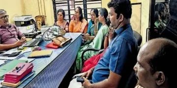 ബിജെപി ഭരിക്കുന്ന പഞ്ചായത്തിലെ വാഹനത്തിൽ കാവിഹാരം; 3 മണിക്കൂർ സമരം ചെയ്ത് മാറ്റിച്ച് ഇടത് അംഗങ്ങൾ