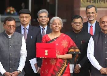 ആഞ്ഞുവലിച്ചാൽ പോക്കറ്റും കീറും; സിഗററ്റിന് പുതിയ നികുതി ചുമത്തി