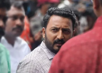 ‘എനിക്ക് അനുകൂലമായ തെളിവുകൾ ഫോണിലുണ്ട്, അവ നശിപ്പിക്കപ്പെടും’; എസ്ഐടിക്ക് പാസ്‌വേഡ് നൽകാതെ രാഹുൽ