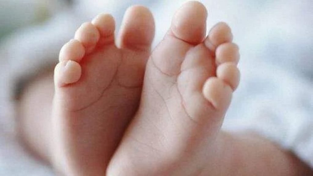 മുലപ്പാല്‍ തൊണ്ടയില്‍ കുടുങ്ങി പിഞ്ചു കുഞ്ഞ് മരിച്ചു