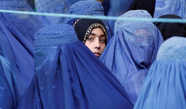 ‘സ്ത്രീകളെ ഭര്ത്താക്കന്മാര്ക്ക് തല്ലാം, അനുവാദമില്ലാതെ ബന്ധുവീട്ടില് പോയാല് തടവ്, മതപണ്ഡിതര് കുറ്റം ചെയ്താല് ശിക്ഷ ഉപദേശം’: താലിബാന്റെ പുതിയ ക്രിമിനല് നിയമം