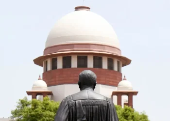 ആസിഡ് ആക്രമണം: പ്രതികളുടെ സ്വത്ത് വിറ്റ് എന്തുകൊണ്ട്‌ അതിജീവിതർക്ക് നൽകിക്കൂടാ? – സുപ്രീം കോടതി