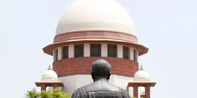 ആസിഡ് ആക്രമണം: പ്രതികളുടെ സ്വത്ത് വിറ്റ് എന്തുകൊണ്ട്‌ അതിജീവിതർക്ക് നൽകിക്കൂടാ? – സുപ്രീം കോടതി