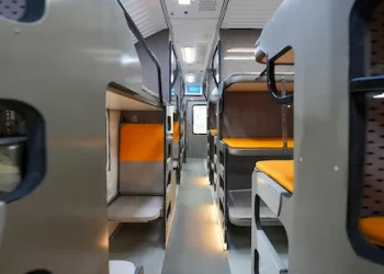 കേരളത്തിനും വന്ദേഭാരത് സ്ലീപ്പർ ട്രെയിൻ; മണിക്കൂറിൽ 180 കിലോമീറ്റർ വരെ വേഗം, 16 കോച്ചുകൾ