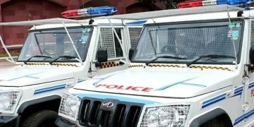 മാനന്തവാടിയിൽ നാലു വയസ്സുകാരിയെ തട്ടിക്കൊണ്ടുപോയി; സ്വർണക്കമ്മൽ ഊരുന്നതിനിടെ കരഞ്ഞ കുട്ടിയെ വഴിയിൽ ഉപേക്ഷിച്ചു