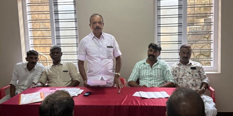 സ്‌കൂൾ ബസ് ഡ്രൈവർമാരുടെ അടിസ്‌ഥാന ശമ്പളം 15,000 ആക്കണം