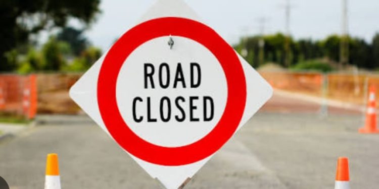 ഗതാഗതനിരോധനം ഏർപ്പെടുത്തി