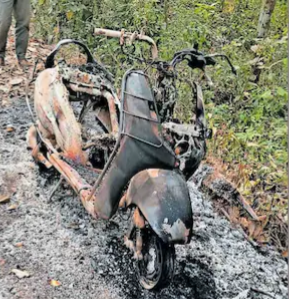 സ്കൂട്ടർ കത്തിച്ചെന്ന പരാതി: പൊലീസ് സിസിടിവി പരിശോധിച്ചു; കുടുങ്ങിയത് ഉടമ