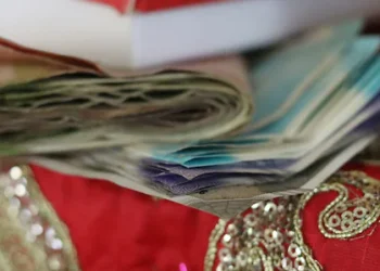 ‘109 വർഷം മുൻപ് മുത്തച്ഛന്റെ കയ്യിൽനിന്നു കടമായി വാങ്ങിയ കാശ് തിരിച്ചുതരണം’; ബ്രിട്ടനെതിരെ നിയമനടപടിക്ക് ഇന്ത്യക്കാരൻ