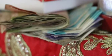 ‘109 വർഷം മുൻപ് മുത്തച്ഛന്റെ കയ്യിൽനിന്നു കടമായി വാങ്ങിയ കാശ് തിരിച്ചുതരണം’; ബ്രിട്ടനെതിരെ നിയമനടപടിക്ക് ഇന്ത്യക്കാരൻ