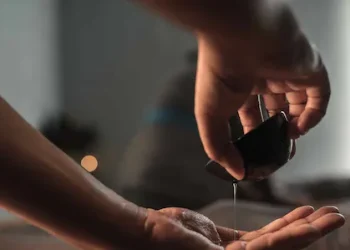 തെറപ്പിസ്റ്റുകളെ എത്തിക്കാൻ ഏജന്റുമാർ സജീവം; പ്രായക്കുറവ് തോന്നിപ്പിക്കാൻ ‘മേക്ക് ഓവർ’ നിർബന്ധം, പേരും മാറ്റും