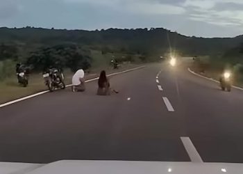 വൈറലായി ദേശീയപാതയിലെ ദമ്പതികളുടെ ഫോട്ടോഷൂട്ട്, ചോദ്യം ചെയ്ത ഡ്രൈവർക്കു നേരെ തട്ടിക്കയറി