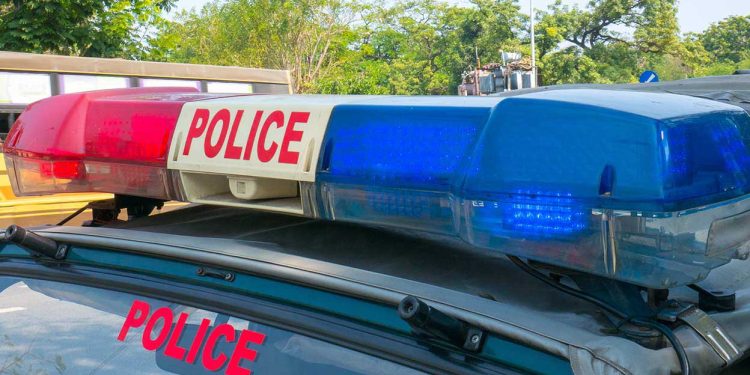 താലപ്പൊലി ഘോഷയാത്രയ്ക്കിടെ അക്രമം: ഭാര്യയെ കുത്തിപ്പരിക്കേൽപ്പിക്കുകയും ഭാര്യാമാതാവിനെ ആക്രമിക്കുകയും ചെയ്ത യുവാവ് പിടിയിൽ