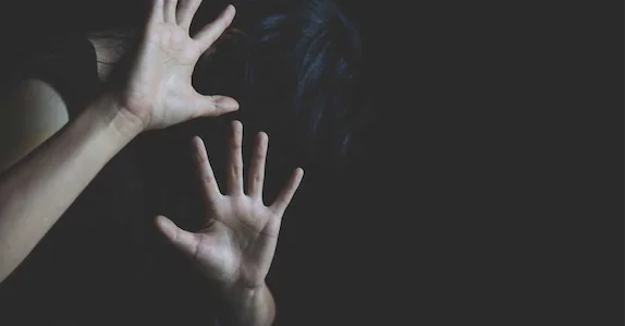 പതിനാലുകാരിക്ക് ക്രൂരപീഡനം; പിതാവും അടുത്ത ബന്ധുക്കളും അറസ്റ്റിൽ