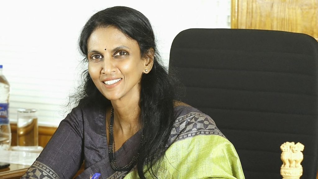 എന്തിനാണ് വെറുതെ കാശ് കളയുന്നത്?’; ഡല്‍ഹി യാത്ര വേണ്ടെന്ന് വച്ചതില്‍ വിശദീകരണവുമായി ആര്‍ ശ്രീലേഖ