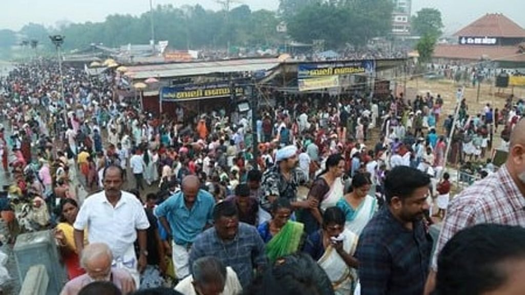 ഇന്ന് മഹാശിവരാത്രി, മണപ്പുറത്തേയ്ക്ക് ഒഴുകിയെത്തി ഭക്തര്‍, വൈകീട്ട് നാലുമുതല്‍ ആലുവയില്‍ ഗതാഗതനിയന്ത്രണം; ക്രമീകരണങ്ങള്‍ ഇങ്ങനെ