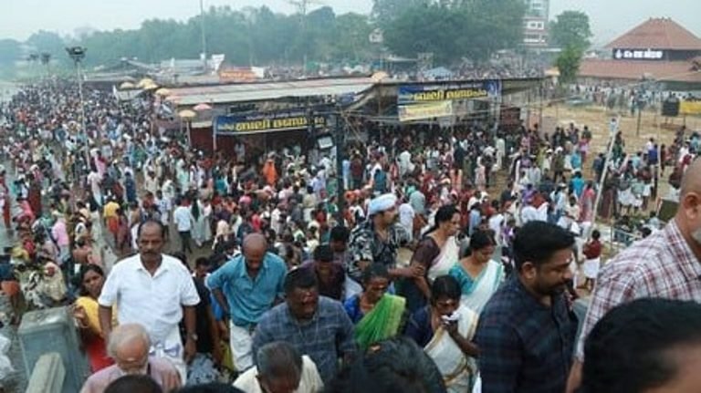 ഇന്ന് മഹാശിവരാത്രി, മണപ്പുറത്തേയ്ക്ക് ഒഴുകിയെത്തി ഭക്തര്‍, വൈകീട്ട് നാലുമുതല്‍ ആലുവയില്‍ ഗതാഗതനിയന്ത്രണം; ക്രമീകരണങ്ങള്‍ ഇങ്ങനെ