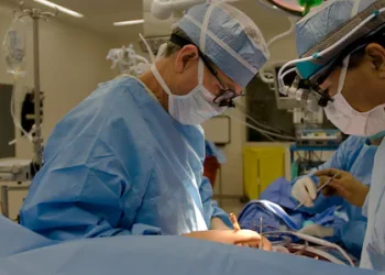 ‘ഒരബദ്ധം പറ്റി…’; ഗർഭപാത്രം നീക്കുന്ന ശസ്ത്രക്രിയയ്ക്കിടെ മൂത്രാശയം മുറിഞ്ഞു, നടുക്കം മാറാതെ യുവതി