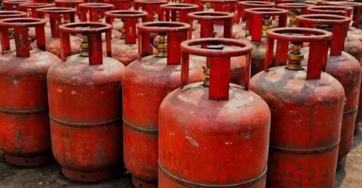 പാചകവാതകക്ഷാമം: തിങ്കളാഴ്ച ഹോട്ടലുകൾ അടച്ചിടും; ഹോട്ടൽ ആൻഡ് റസ്റ്ററന്റ് അസോസിയേഷൻ