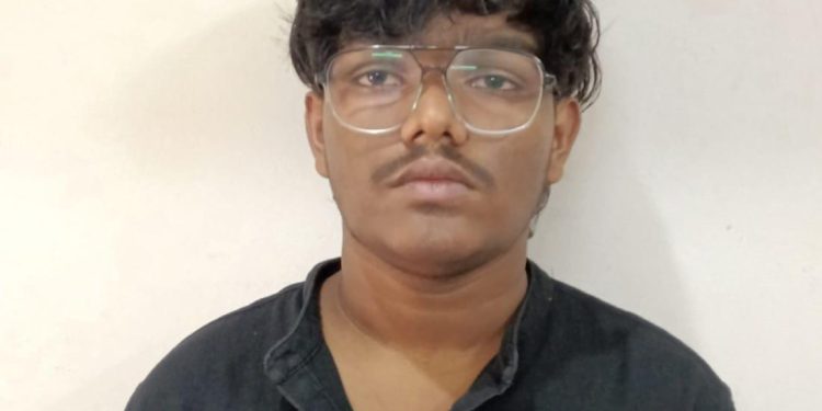 പെണ്‍കുട്ടികളുടെ ചിത്രങ്ങള്‍ മോര്‍ഫ് ചെയ്ത് സോഷ്യല്‍ മീഡിയ വഴി പ്രചരിപ്പിച്ച 18-കാരന്‍ റിമാൻഡിൽ