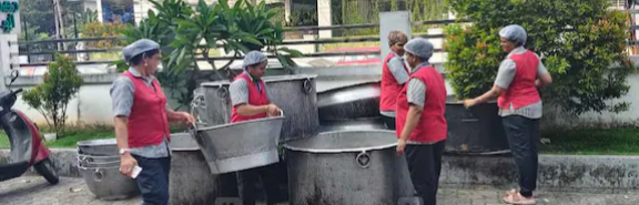 30 സിലിണ്ടറിന് പകരം 2 ടൺ വിറക് !; വിശപ്പടക്കാൻ സമൃദ്ധി കണ്ടെത്തിയ വഴി