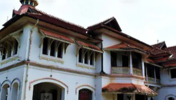 കവടിയാർ കൊട്ടാരത്തിൽ വൻ കവർച്ച; രണ്ട് കോടിയുടെ ആഭരണങ്ങൾ നഷ്ടമായി