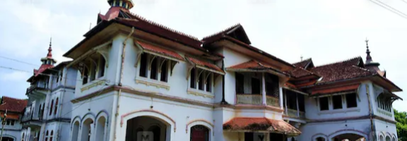 കവടിയാർ കൊട്ടാരത്തിൽ വൻ കവർച്ച; രണ്ട് കോടിയുടെ ആഭരണങ്ങൾ നഷ്ടമായി